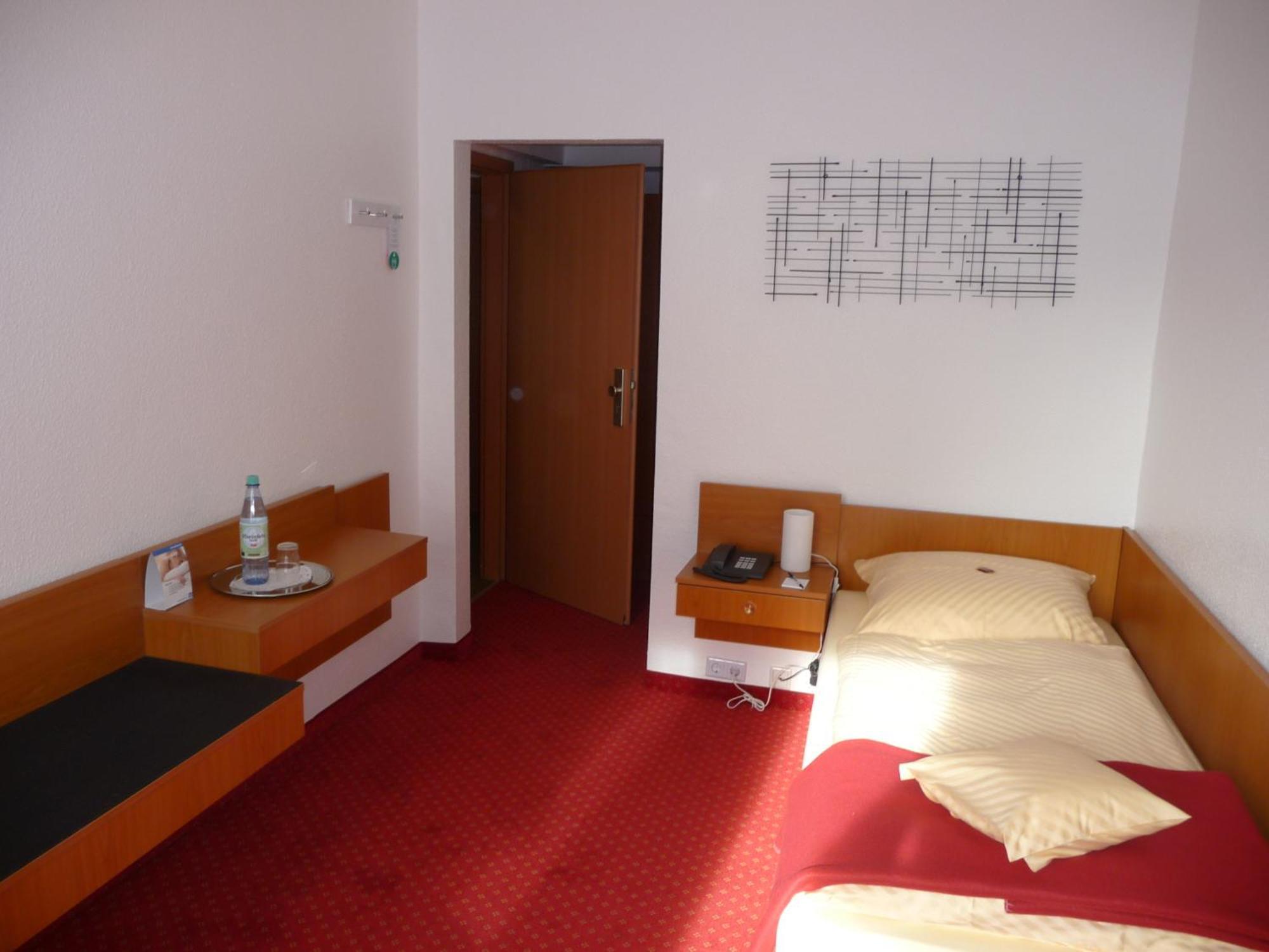 Hotel Sechzehn Leverkusen Exterior photo