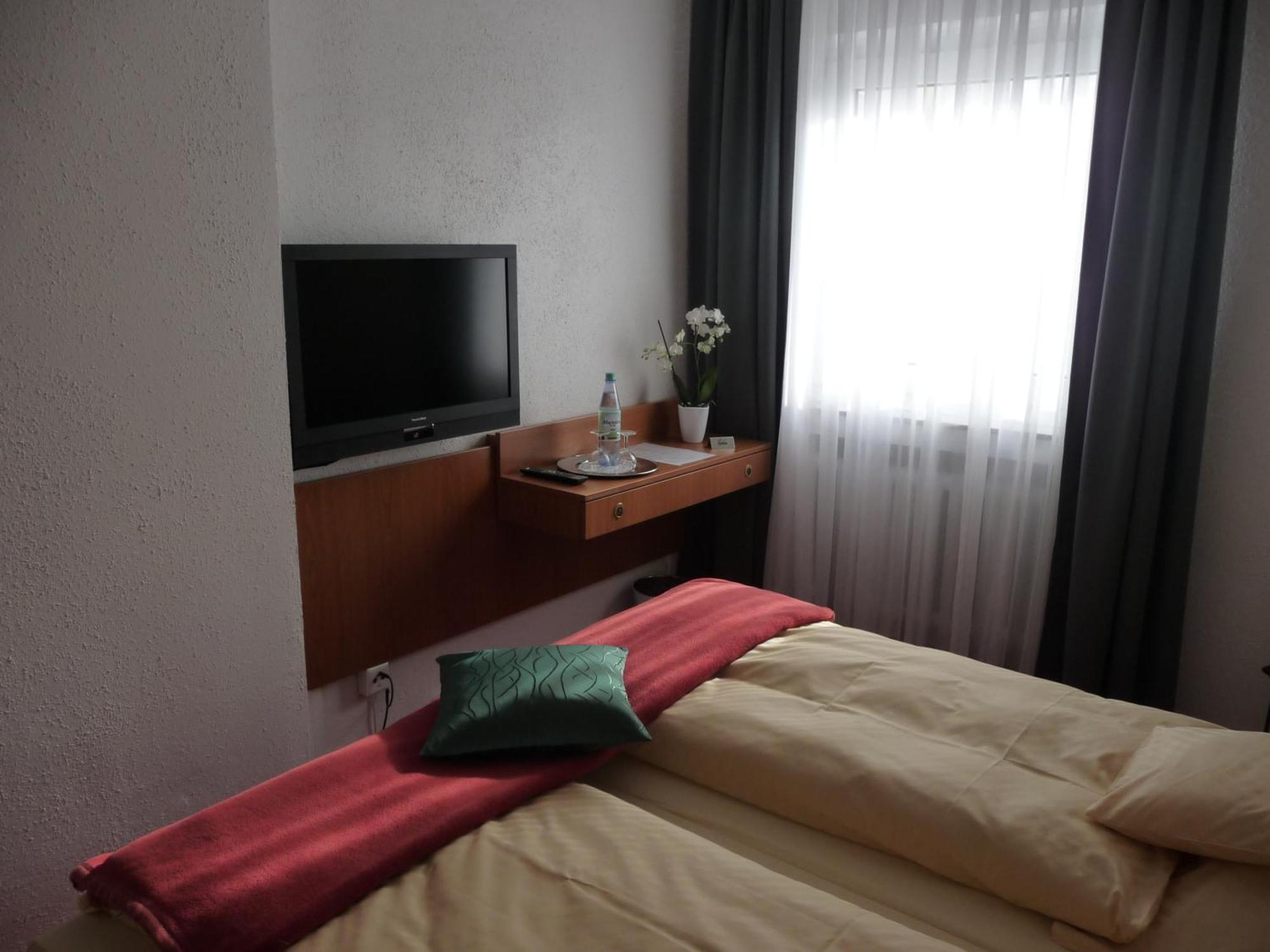 Hotel Sechzehn Leverkusen Exterior photo