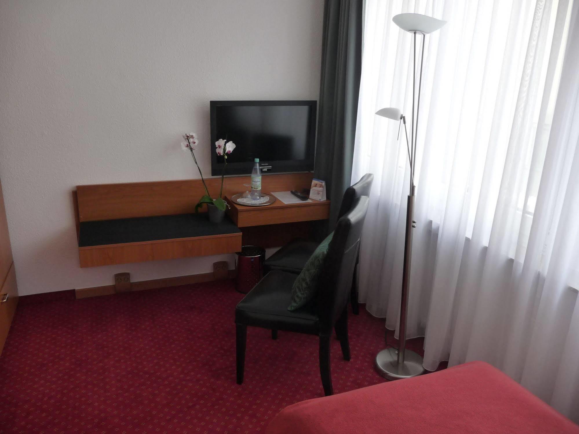 Hotel Sechzehn Leverkusen Exterior photo